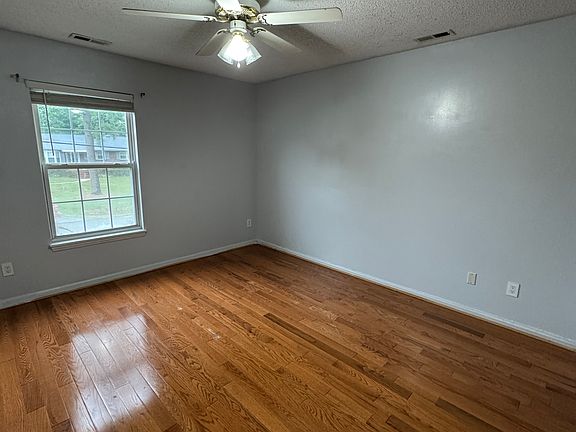 5th image of 5400 Dorcas St