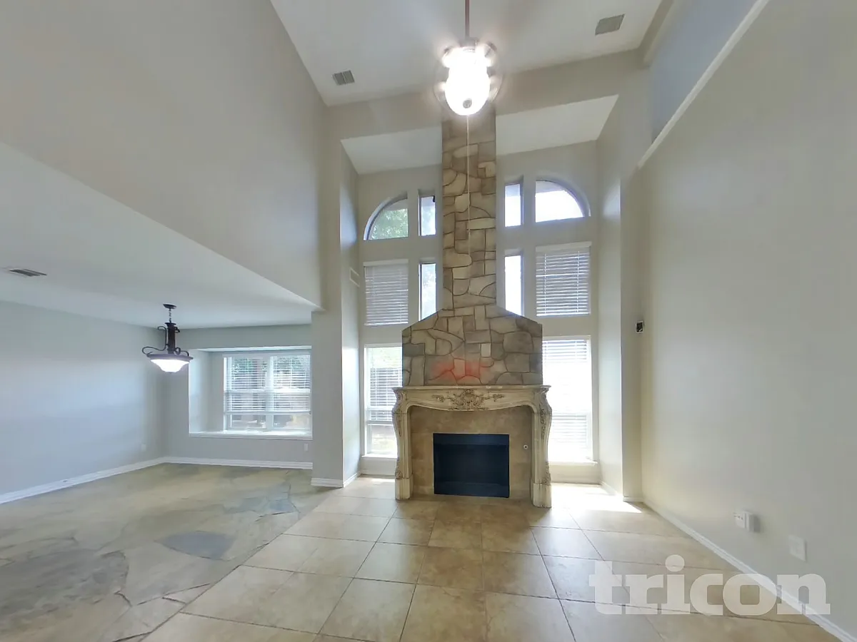 Building Photo - 220 Flatwood Dr