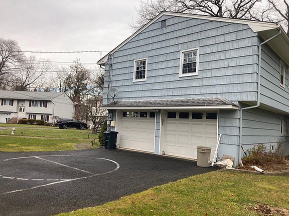 3rd image of 718 Spring Ave