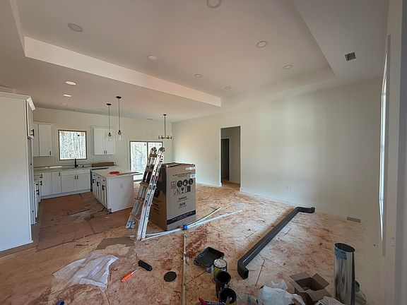 3rd image of 173 Susans Rd