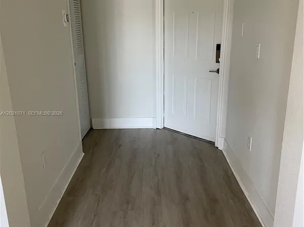 11102 NW 83rd St APT 201, Doral, FL 33178