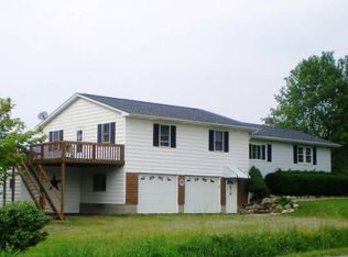 10048 Station Rd, North East, PA 16428