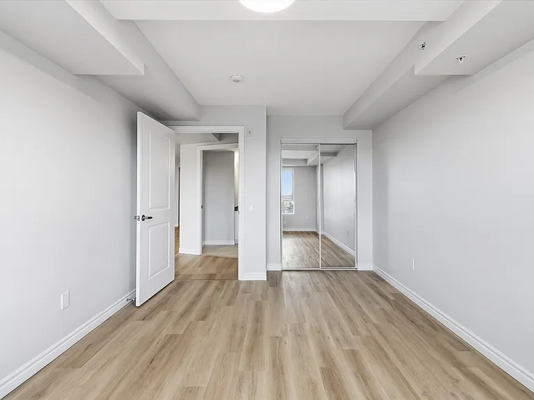425 Watson Pkwy N — Photo 8