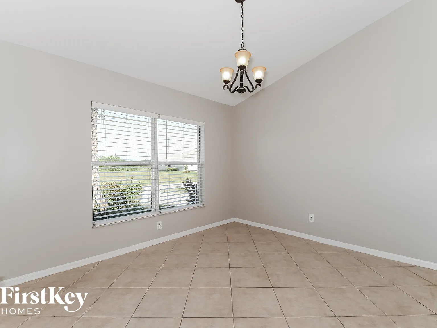 3 bed, 2.0 bath, 1783 sqft, $2,115 — Photo 4