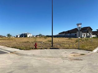 21 Cima Dr, Laredo, TX 78045