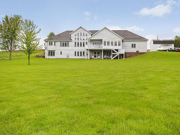 2nd image of 45494 Linda Ln