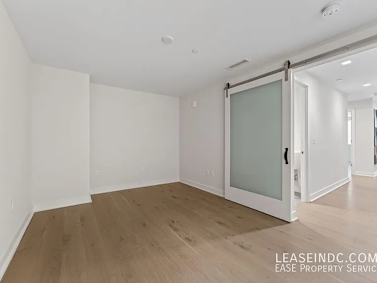 1332 8th St NW — Photo 15