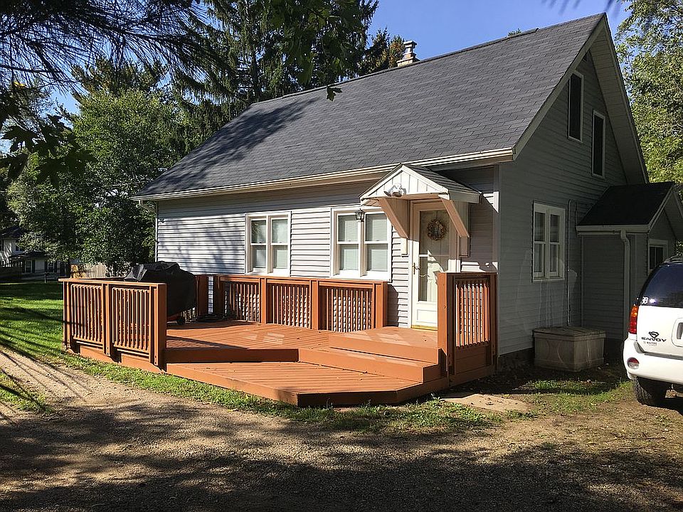 1st image of 825 Barber Ave