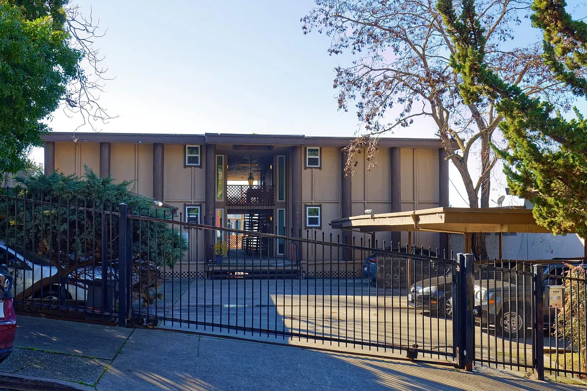 Building Photo - 1951 E 30th