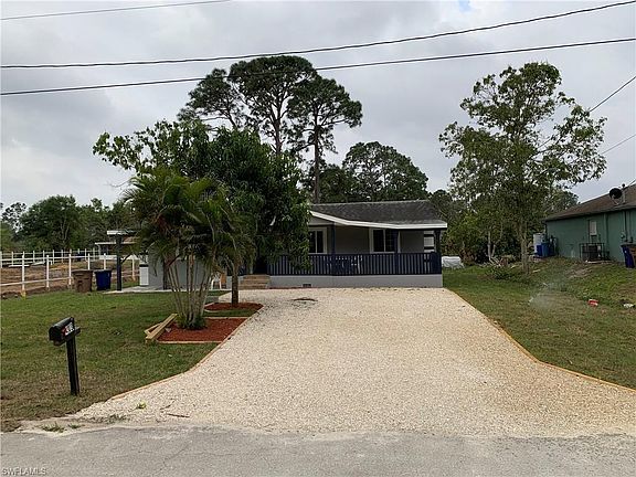 3rd image of 4303 Douglas Ln