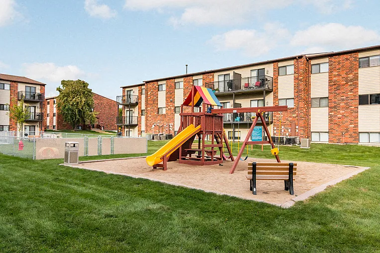 Oakwood Estates — Photo 2