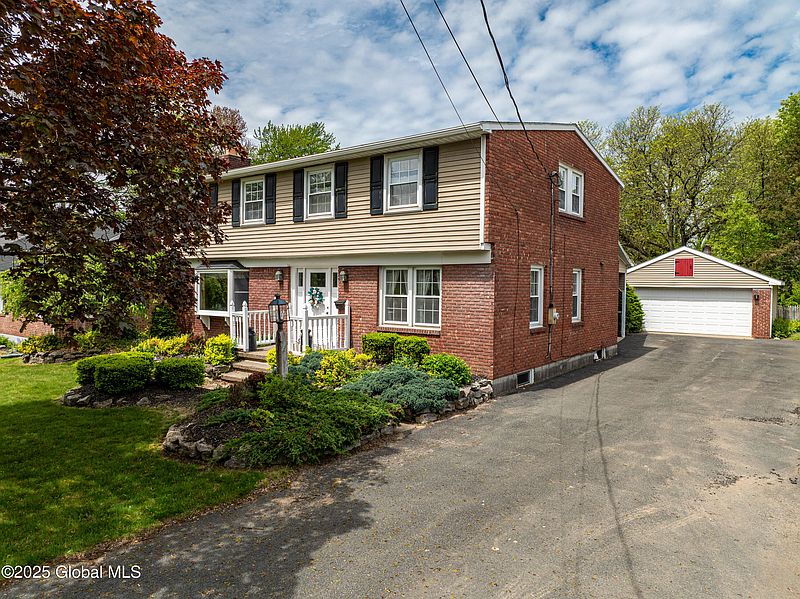 3rd image of 76 McNutt Avenue