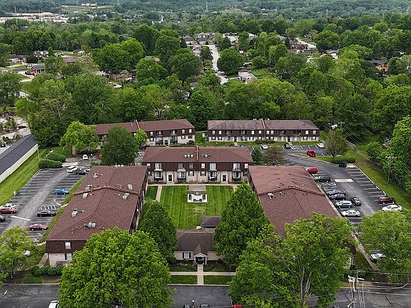 Beautiful Apartment Grounds
