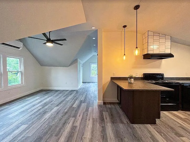 28 Franklin St #3 — Photo 1