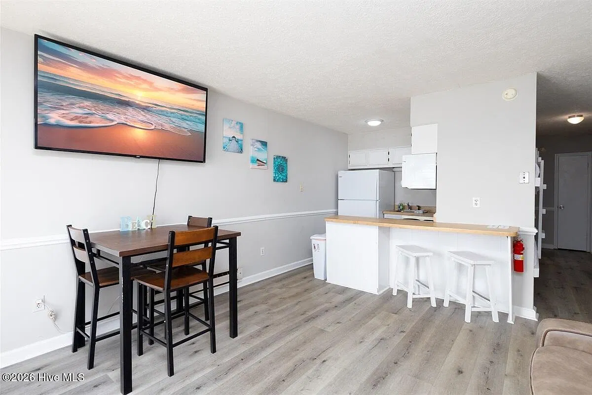 2224 New River Inlet Rd — Photo 4