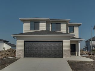 6163 Martin Ln W, West Fargo, ND 58078