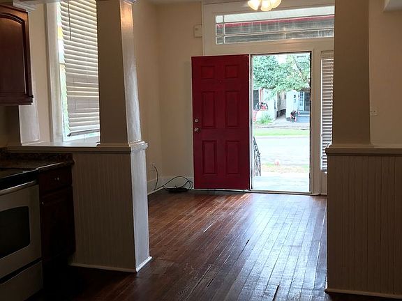 4th image of 3125 Banks St #3125