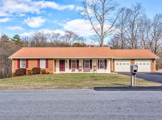1020 Knollwood Dr, Troutville, VA 24175