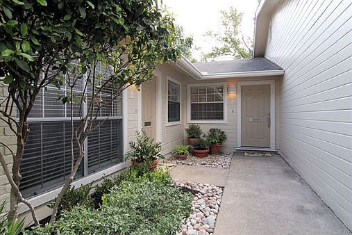 3rd image of 3301 Westland Dr