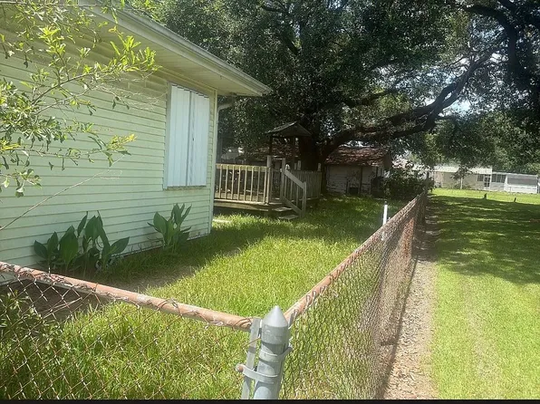319 S Louise St, Jennings, LA 70546
