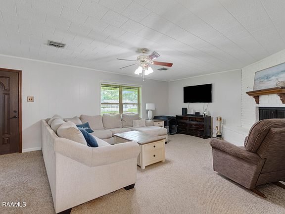 4th image of 103 Sunset Dr