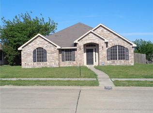 328 Beechwood Ln, Cedar Hill, TX 75104