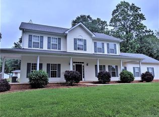 205 Wickersham Dr, Statesville, NC 28625