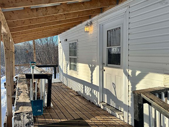 5th image of 150 Roger Rd