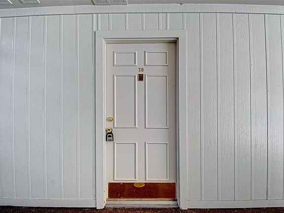 2nd image of 7575 Katy Fwy APT 20