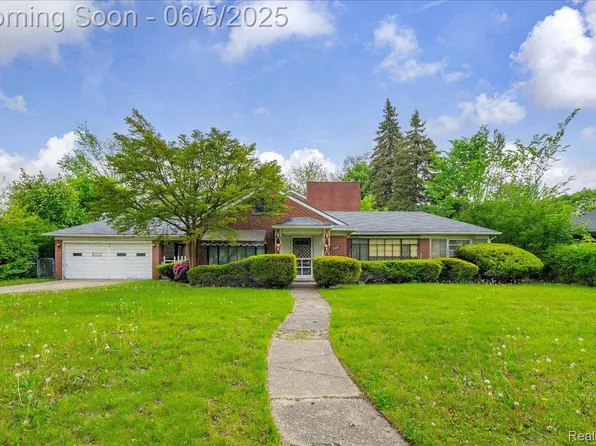 17240 Pontchartrain Blvd, Highland Park, MI 48203