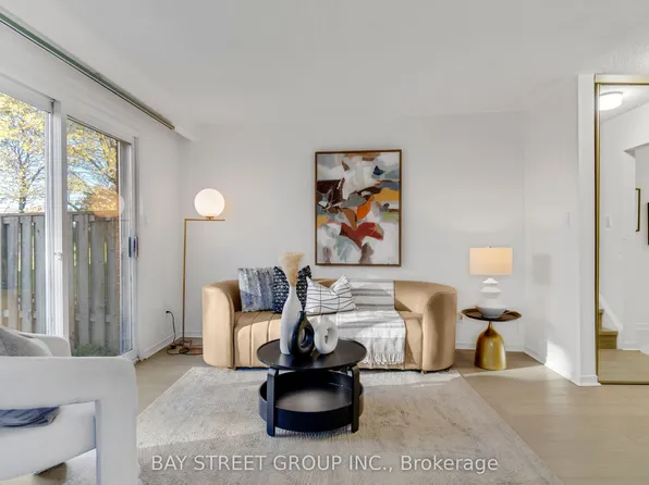 58 Yellow Birchway, Toronto, ON M2H 2T3