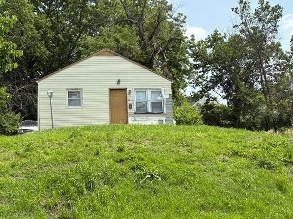 4327 Mersington Ave, Kansas City, MO 64130