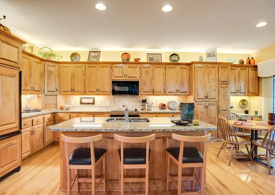 1st image of 574 Owasso Hills Dr