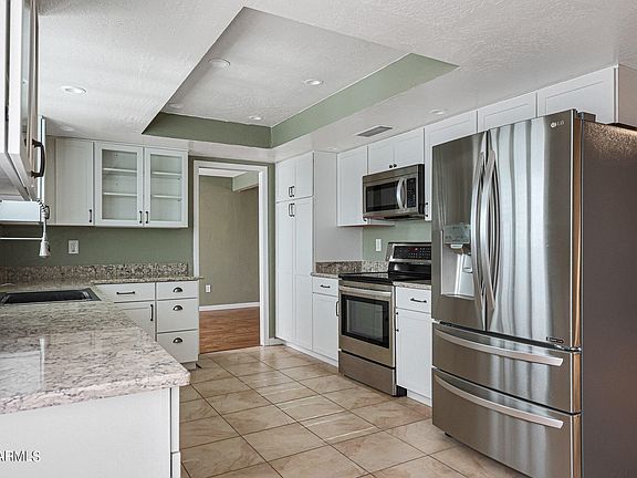 4th image of 2409 W MANDALAY Lane