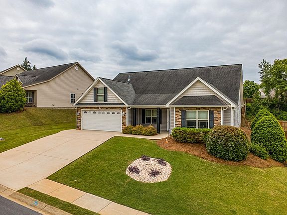 2nd image of 145 Turnstone Ln