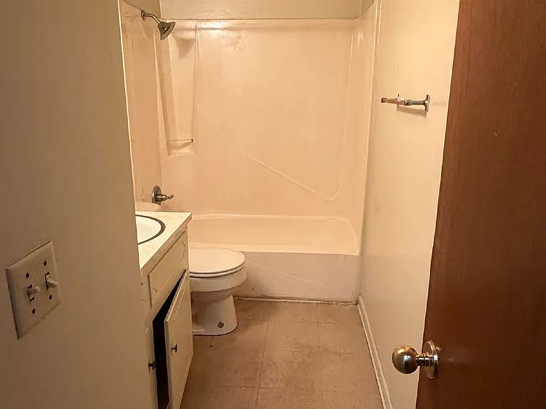 205 Daniel St #6 — Photo 4