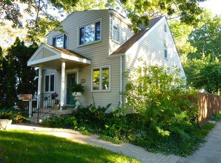 1021 Catalpa Dr, Royal Oak, MI