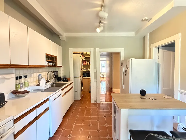162 Hampshire St #3 — Photo 12