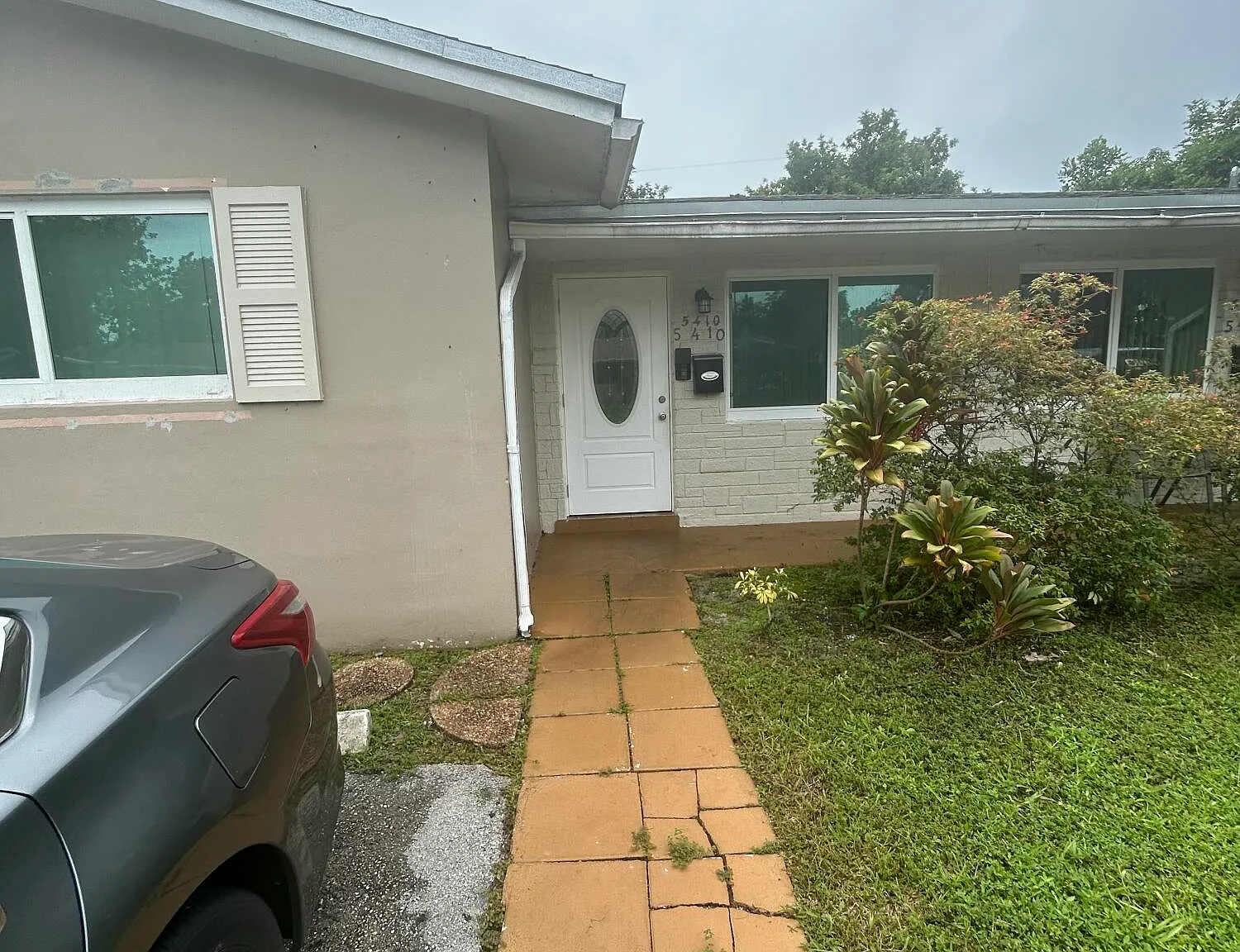 3 bed, 2.0 bath, 2319 sqft, $2,500 — Photo 3