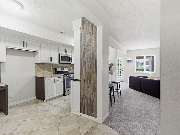 4th image of 1313 E 123rd Ter APT B