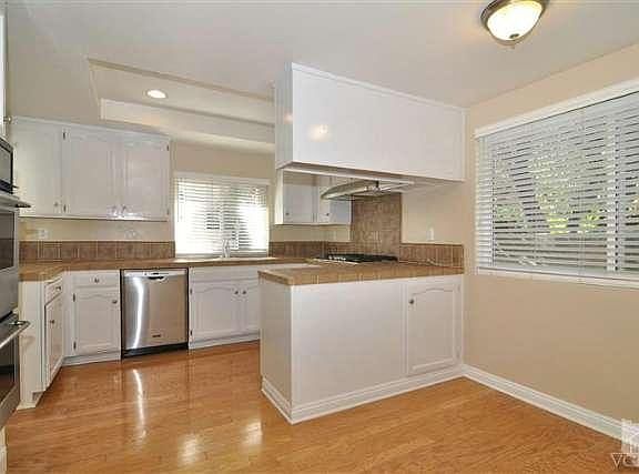 2nd image of 5401 Zelzah Ave APT 118
