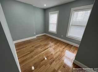129 Oxford St #2F, Cambridge, MA 02140