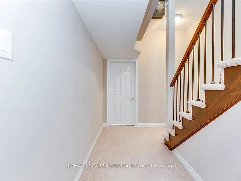 2340 Whistling Springs Cres — Photo 28