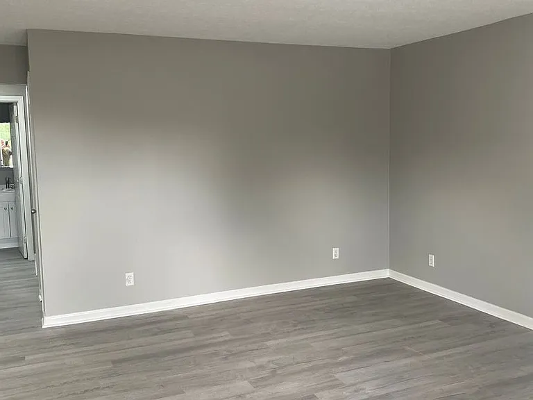 1215 W Reservoir Ave — Photo 2
