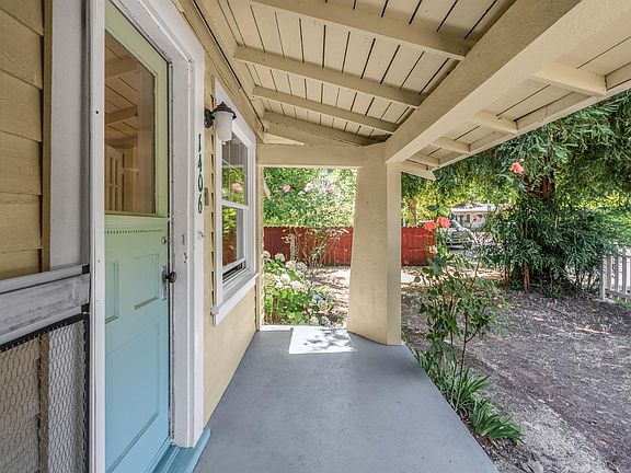 4th image of 1406 Myrtle Street