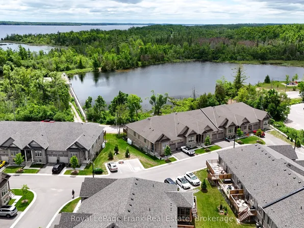 17 Lakewood Cres #44, Kawartha Lakes, ON K0M 1A0