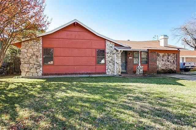2nd image of 2211 Old Oaks Dr