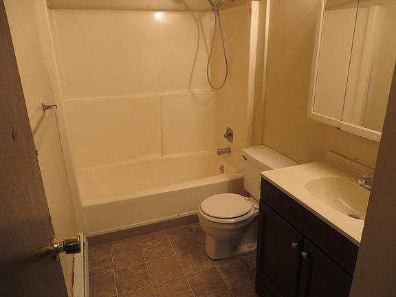2nd image of 11020 122nd St E APT 2