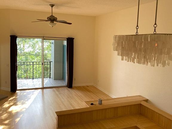 3rd image of 706 Coral Reef Dr