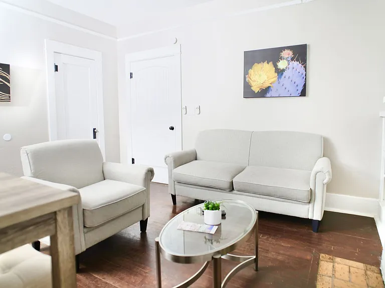 12 E University Blvd #16 — Photo 27